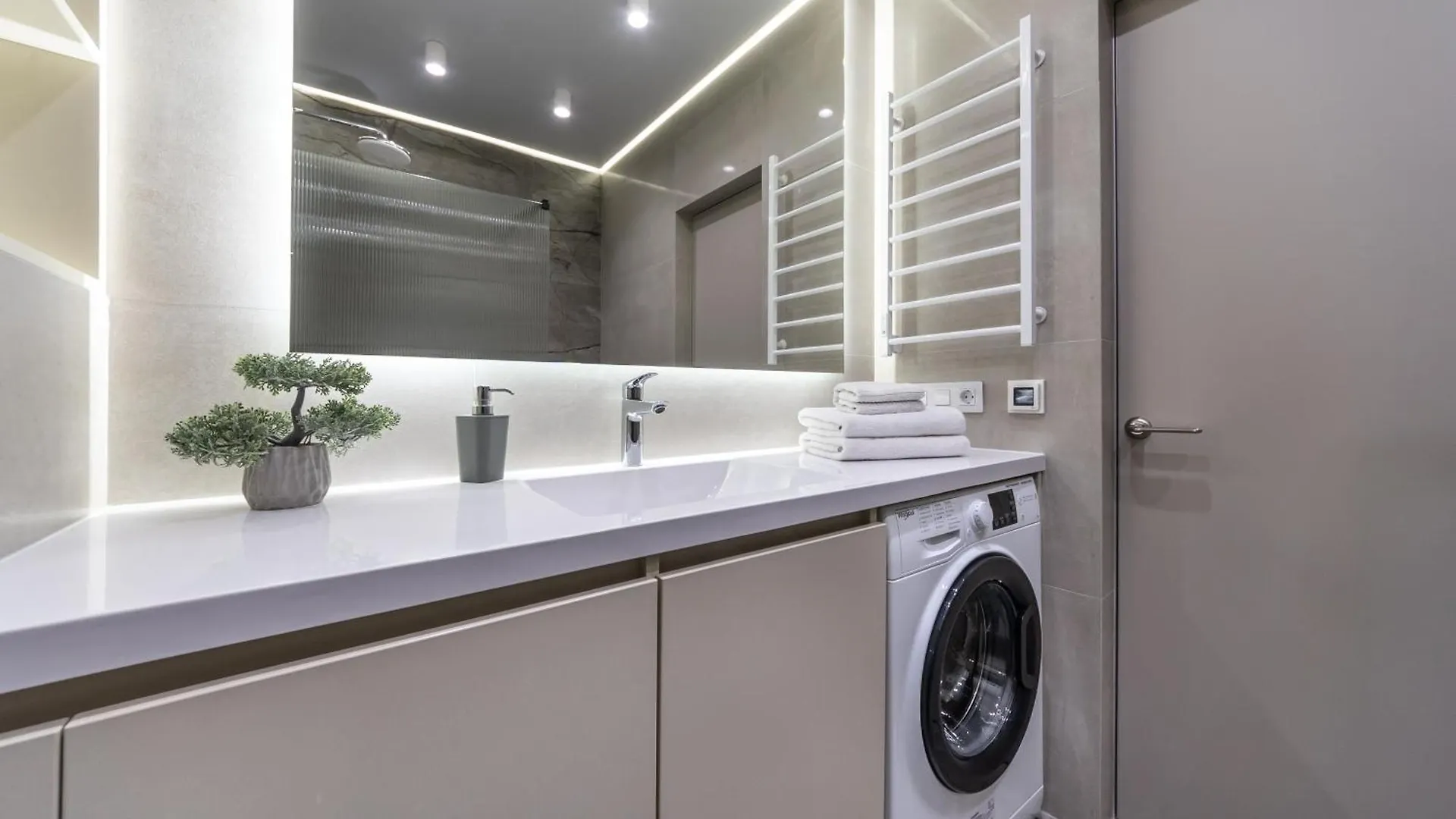 Flatrent Olympic Park, Метро Бориспільська Поруч! Kyiv Lejlighed